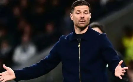 ألونسو يدافع عن فينيسيوس جونيور وينتقد صافرات الاستهجان ضده