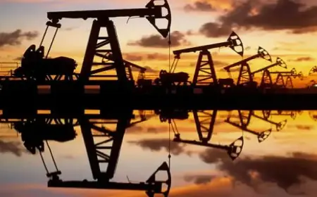 تراجع أسعار النفط مع تعزيز اتفاق أمريكي فنزويلي للإمدادات العالمية