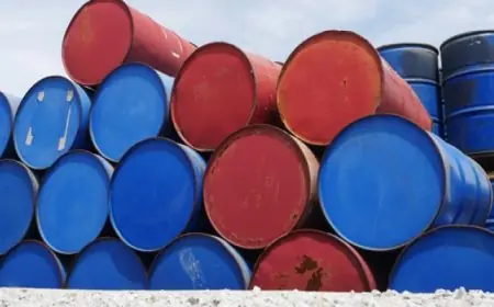 ترامب يعلن عن تسليم فنزويلا 50 مليون برميل نفط إلى واشنطن