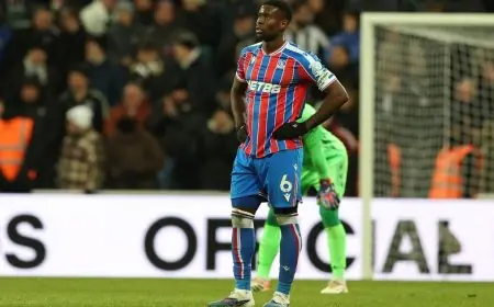 مدرب كريستال بالاس يكشف تفاصيل رحيل المدافع مارك غويهي