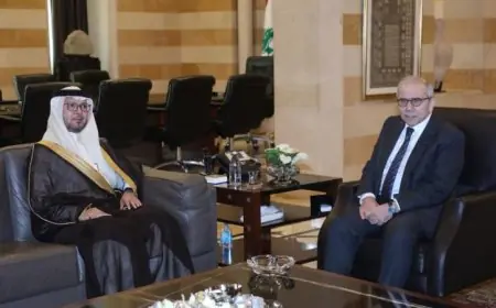 رئيس وزراء لبنان يناقش الأوضاع الراهنة مع السفير السعودي ووكيل الأمم المتحدة