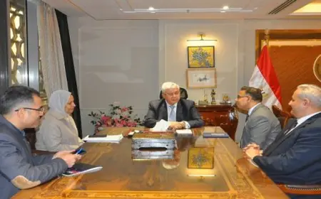 وزير التعليم العالي يلتقي برئيس جامعة ولفرهامبتون لتعزيز آفاق التعاون الأكاديمي المشترك