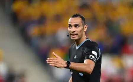 الكاف يعلن تعيين الحكم الجزائري مصطفى غربال لإدارة مباراة مصر وكوت ديفوار