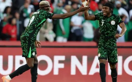 أوسيمين يكشف عن سر الانتصار على الجزائر في حين أن لوكمان يركز على المستقبل بدلاً من الكأس