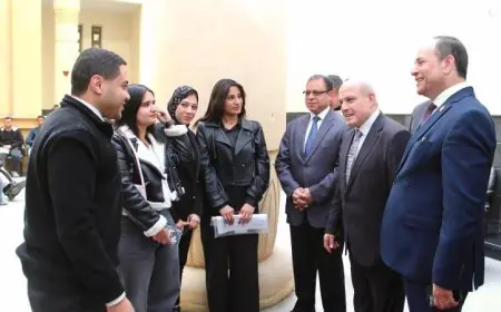 رئيس النيابة الإدارية يقوم بجولة لتفقد سير تقديم ملفات المتقدمين لمعاون النيابة