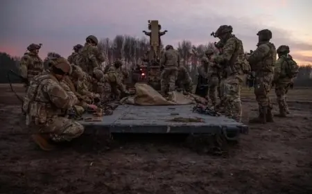 مفوض الدفاع الأوروبي يحذر من ضرورة إنشاء مجلس أمن أوروبي وتشكيل جيش نظامي مكون من 100 ألف جندي لتعزيز الأمن في القارة