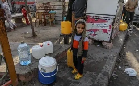 الأونروا تكشف عن معاناة العائلات النازحة في غزة في الحصول على مياه شرب نظيفة