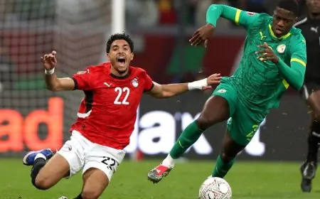 دفاع مصر يحقق التعادل أمام السنغال في الشوط الأول من المباراة