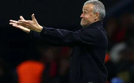 لويس إنريكي يعبر عن فخره بحكيمي ومباي ويؤكد أهمية تركيزهما في الملعب