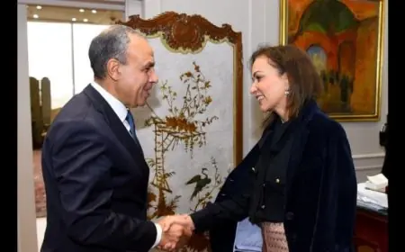 وزير الخارجية يبرز أهمية تعزيز العلاقات الثنائية مع أستراليا