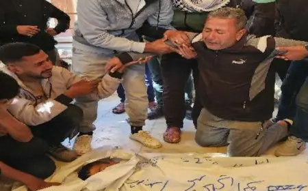 قصف الاحتلال يسفر عن شهداء وجرحى في منزلين بدير البلح وسط قطاع غزة