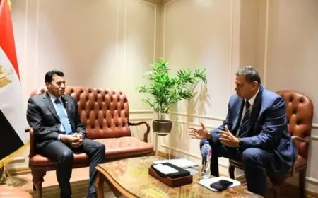 وزير الرياضة يلتقي منتخب اليد قبل السفر إلى رواندا ويثني على تطوير اللعبة