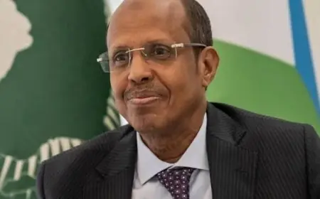 تهنئة رئيس مفوضية الاتحاد الإفريقي لرئيس أوغندا بإعادة انتخابه تعزز العلاقات القارية