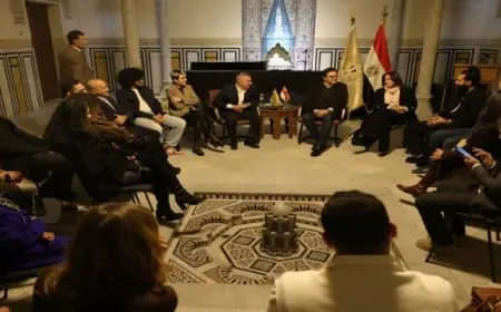 وزير الثقافة يلتقي رواد صناعة المحتوى الثقافي والتراثي في لقاء مثمر