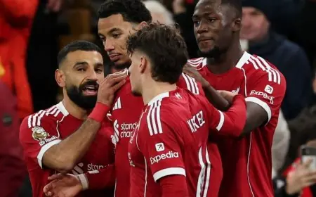 ليفربول يخوض 16 شهراً من المفاوضات الفاشلة مع مدافعه لتجديد عقده