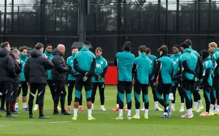 سلوت يتجاوز خلافات الماضي ويطلب المساعدة من النجم محمد صلاح