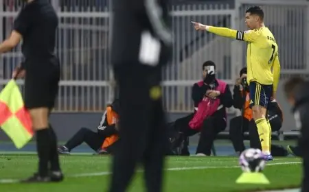كريستيانو رونالدو يسطر التاريخ ويقود النصر إلى انتصار مثير على ضمك