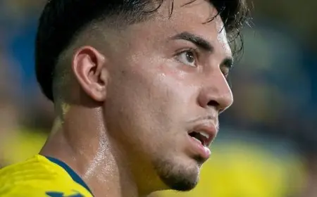 أخوماش المغربي يجدد عقده مع فياريال وينتقل إلى رايو فايكانو على سبيل الإعارة