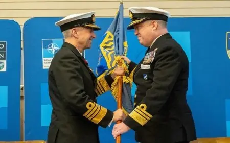 الناتو يعيّن قائدًا جديدًا للقيادة البحرية المتحالفة في احتفال رسمي