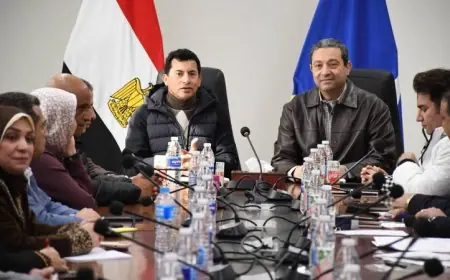 وزير الرياضة ومحافظ دمياط يناقشان دعم المنشآت الشبابية مع أعضاء البرلمان والشيوخ