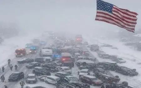 عاصفة جليدية قوية تضرب جنوب الولايات المتحدة وتسبب انقطاع الكهرباء لمئات الآلاف