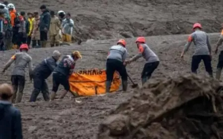 ارتفاع مأساوي في حصيلة ضحايا الانهيار الأرضي بإندونيسيا إلى 34 قتيلا