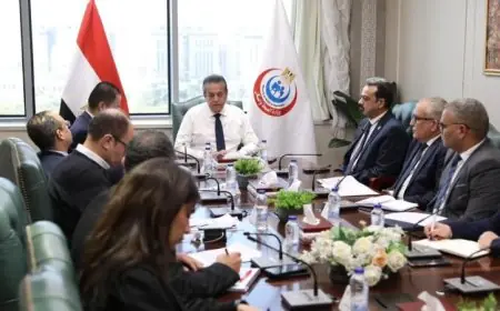 وزير الصحة يناقش تحسين حوكمة نفقة الدولة والتأمين الصحي لضمان سرعة تقديم الخدمات الطبية للمرضى