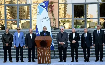 رئيس الوزراء يؤكد أن الصحة والتعليم في مقدمة أولويات الدولة في جميع المشاريع المستقبلية