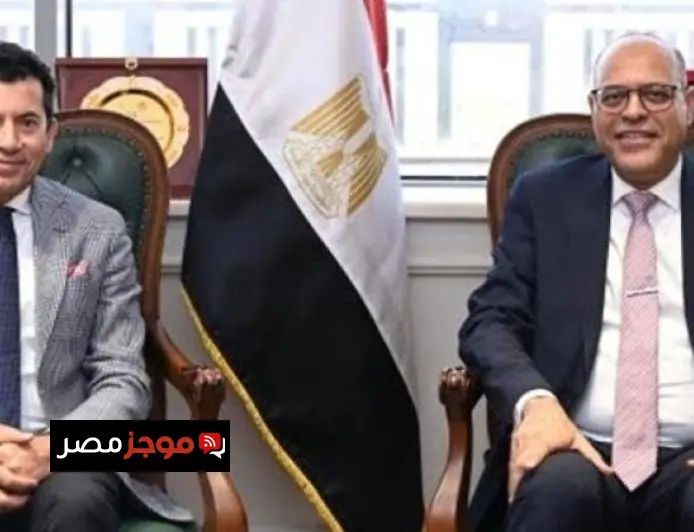 وزير العمل يحتفل بفوز صبحي برئاسة المكتب التنفيذي لمجلس وزراء الشباب العرب