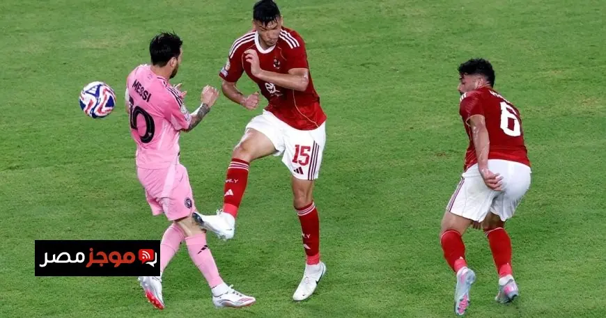 وليد الركراكي يحث أشرف داري على الاستمرار في الأهلي فهل يستجيب للنداء؟