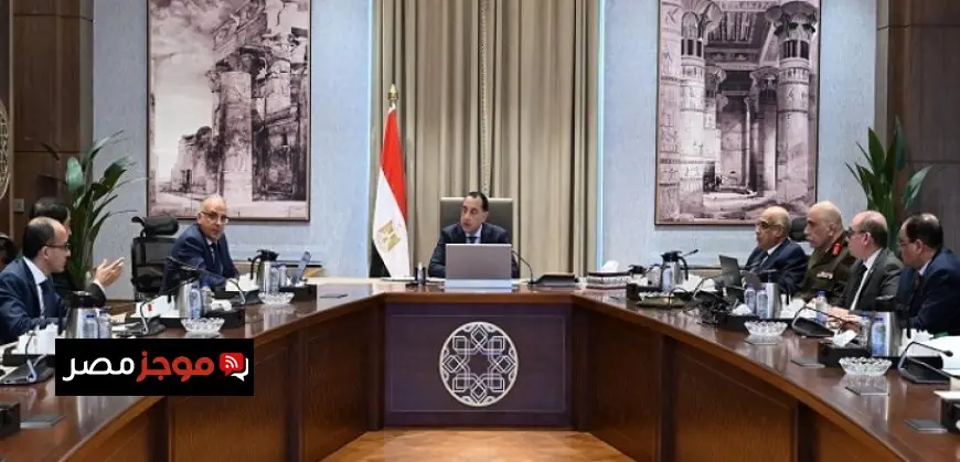 رئيس الوزراء يراقب تنفيذ أعمال اللجنة المشتركة لتصحيح تواجدات طرح النهر