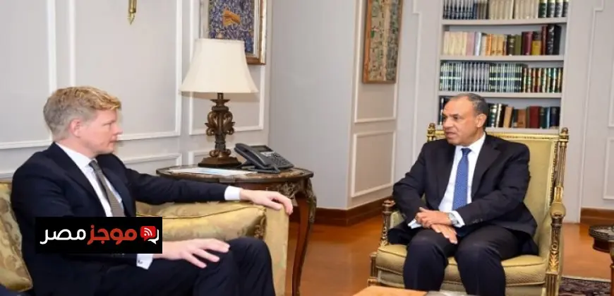 وزير الخارجية يدعو لتعزيز الجهود من أجل استقرار الأوضاع وخفض التوتر في اليمن