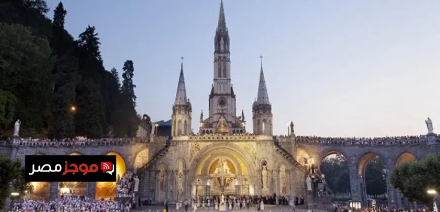 السفير المصري في باريس يحتفل مع الأقباط بذكرى عيد الميلاد المجيد