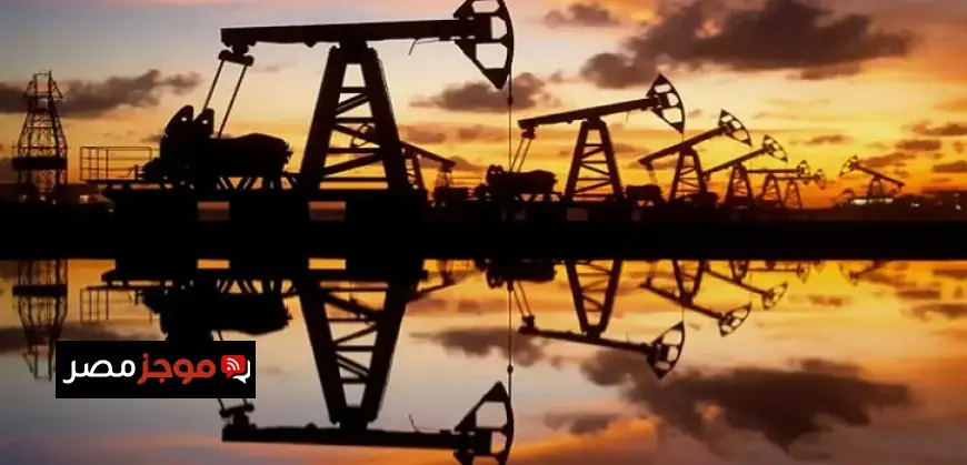 تراجع أسعار النفط مع تعزيز اتفاق أمريكي فنزويلي للإمدادات العالمية