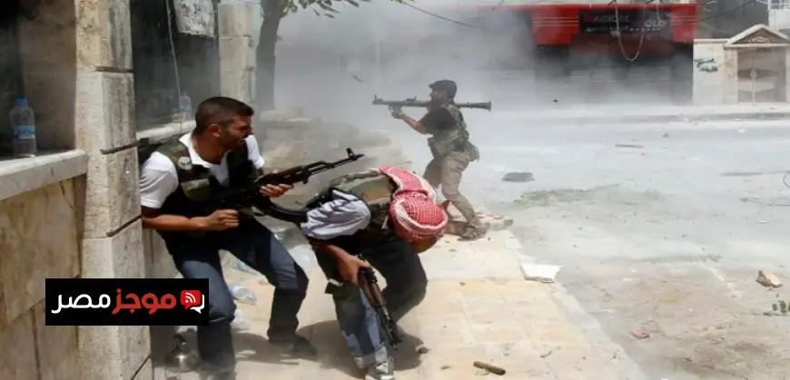 اشتباكات عنيفة مجددًا في حلب وفتح ممرين إنسانيين لخروج المدنيين بأمان