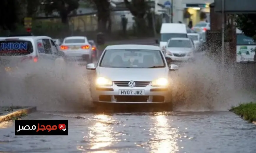 أمطار غزيرة تضرب بريطانيا مع أكثر من 100 تحذير من الفيضانات بعد عاصفة جورتي