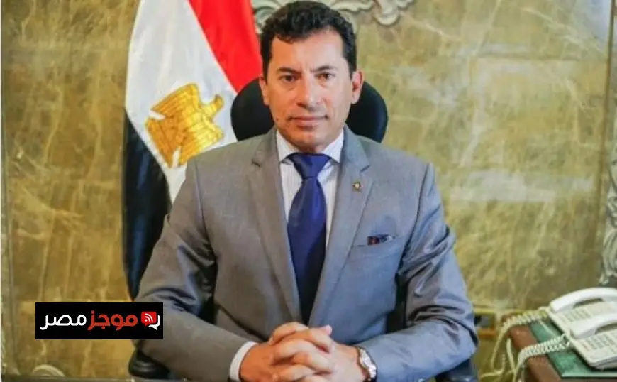 وزير الشباب والرياضة يزور بعثة المنتخب ويؤكد جاهزيتها لمواجهة السنغال