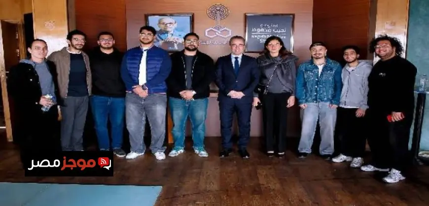 المسلماني يحذر طلاب الجامعة الأمريكية من النظام العالمي الذي يشعل النيران في الغابة والإعلام الدولي عند مفترق الطرق