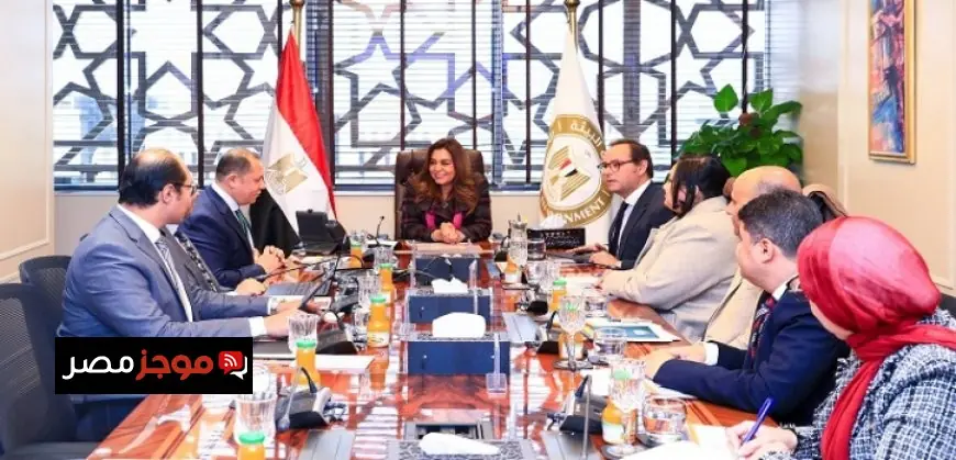 د. منال عوض تدعو لتحقيق التوازن بين حماية التنوع البيولوجي وتنمية مشروعات طاقة الرياح في خليج السويس