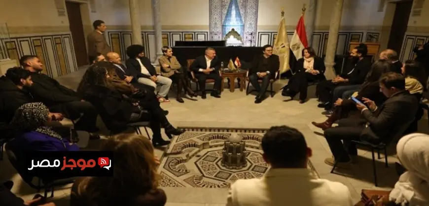 وزير الثقافة يلتقي رواد صناعة المحتوى الثقافي والتراثي في لقاء مثمر