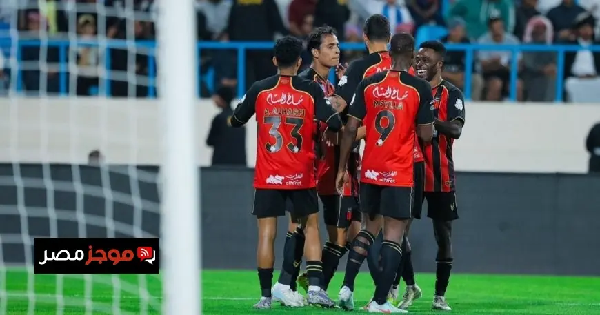 رياضة مثيرة تعادل مثير للرياض بهدف عالمي في الوقت بدل الضائع ضد الأخدود