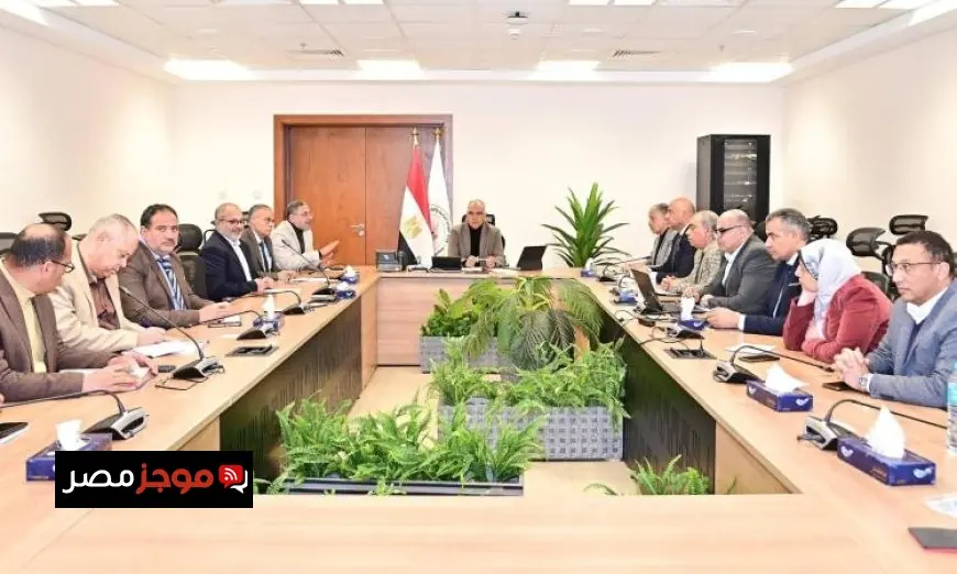 وزير الري يستعرض خطة إنشاء شركة استشارية لتعزيز نظام الجيل الثاني للمياه