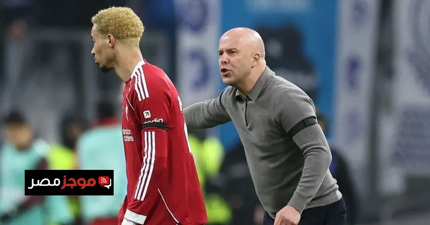 ستيفن جيرارد يوجه انتقادات حادة لآرني سلوت بشأن أسلوب اللعب الدفاعي المنخفض