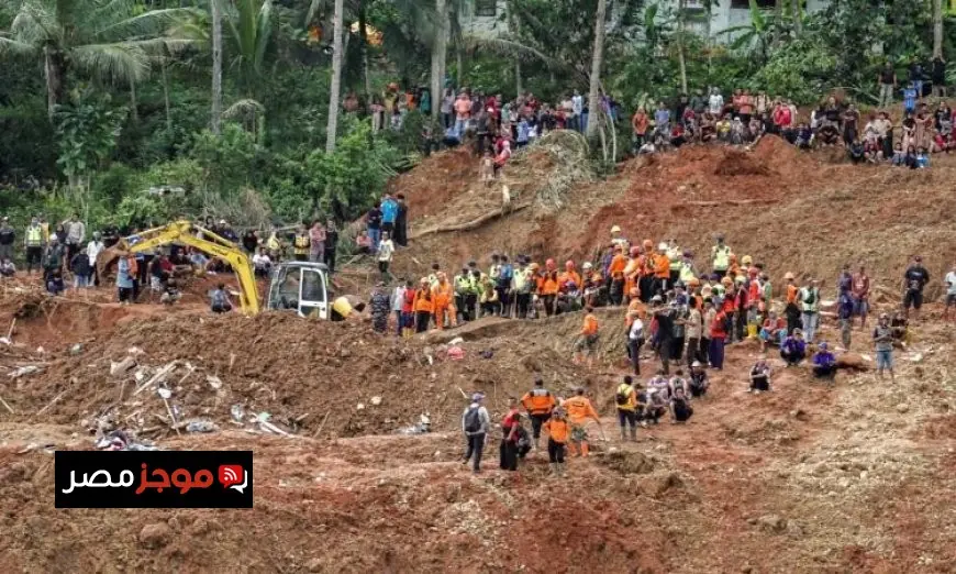 استئناف جهود البحث عن المفقودين بسبب الانهيار الأرضي المأساوي في إندونيسيا