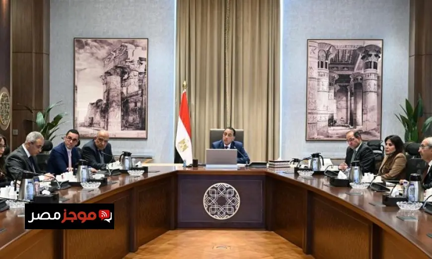 رئيس الوزراء يستعرض تطورات المشروعات الطاقية لجذب الاستثمارات وتعزيز الاقتصاد