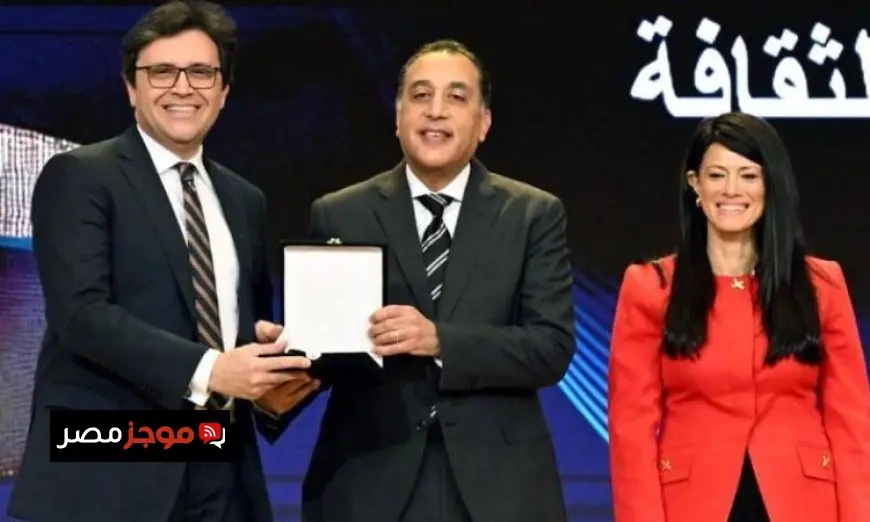 رئيس الوزراء يمنح هنو جائزة التميز الحكومي لتكافؤ الفرص ودعم تمكين المرأة