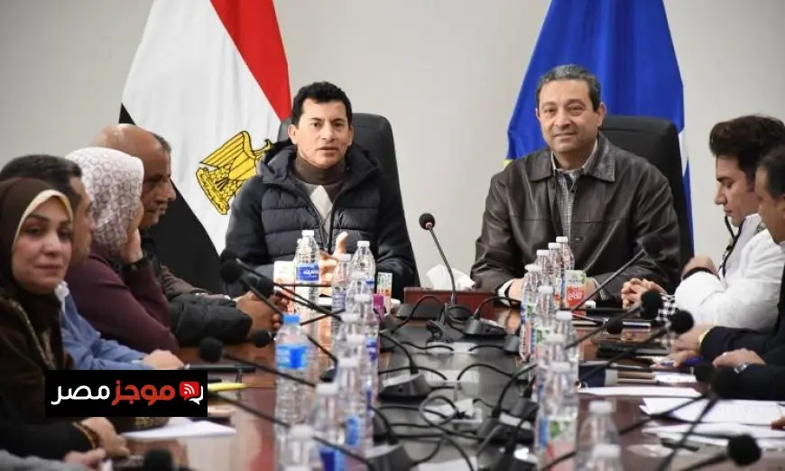 وزير الرياضة ومحافظ دمياط يناقشان دعم المنشآت الشبابية مع أعضاء البرلمان والشيوخ