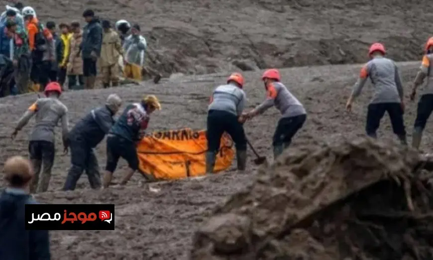 ارتفاع مأساوي في حصيلة ضحايا الانهيار الأرضي بإندونيسيا إلى 34 قتيلا