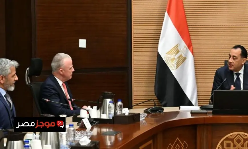 رئيس الوزراء يبحث فرص تعزيز الشراكة مع رئيس شركة بوينج الأمريكية