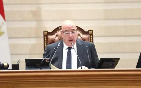 رئيس مجلس النواب يؤكد على ضرورة احترام الوقار البرلماني وحظر استخدام الهواتف المحمولة بين الأعضاء